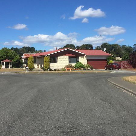 Ron And Tony'S Bed & Breakfast Tuatapere Экстерьер фото