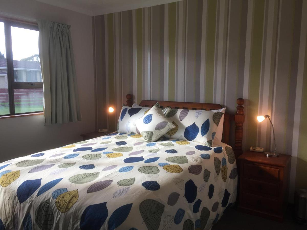 Ron And Tony'S Bed & Breakfast Tuatapere Экстерьер фото